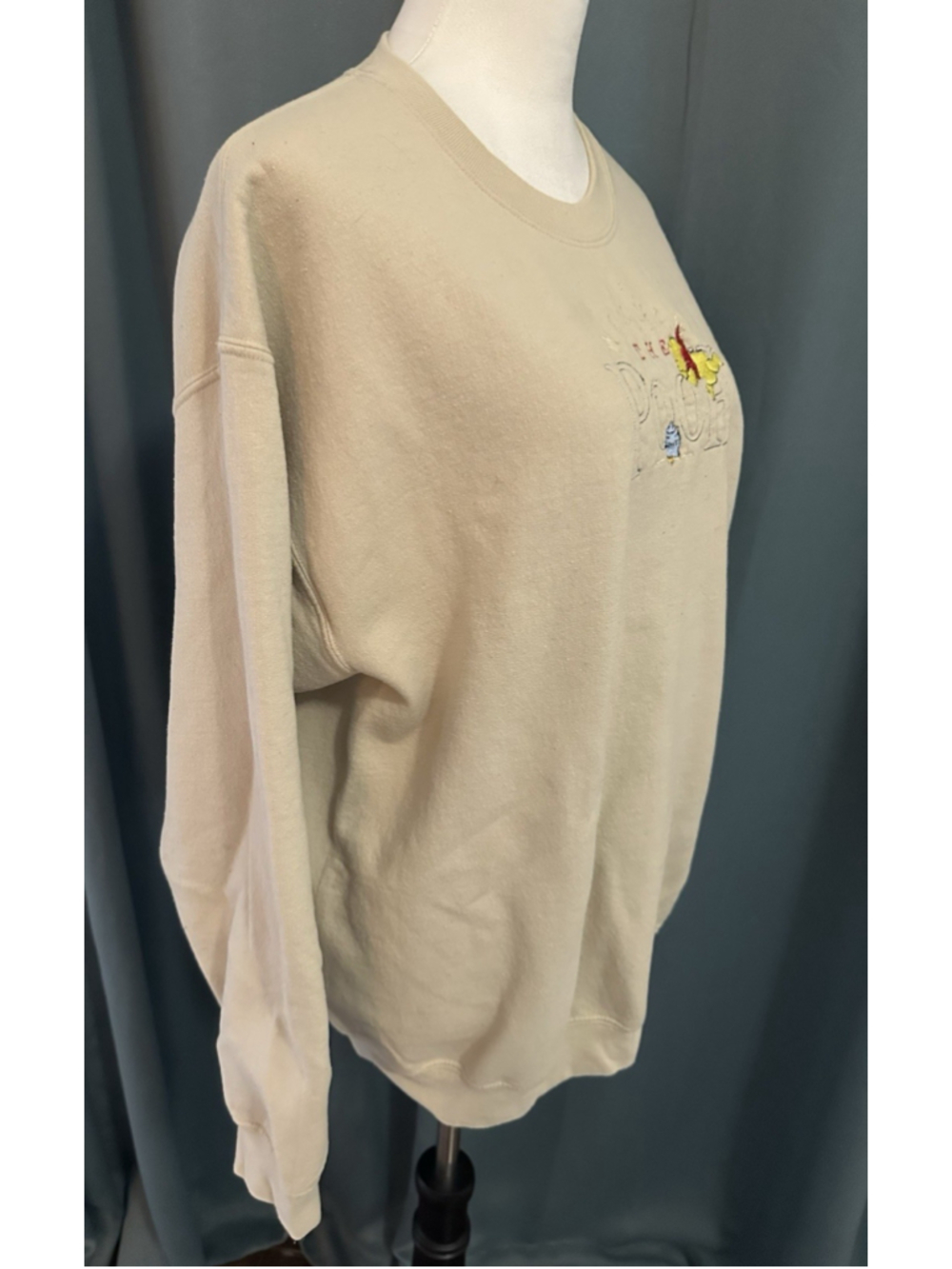 Disney Winnie the Pooh Embroidered Crewneck Sweatshirt Beige Size L - Picture 3 of 6